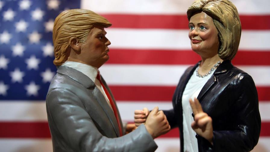 Clinton y Trump velan armas antes del último debate de la campaña