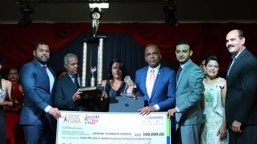 Joven de 17 años gana el primer lugar en el Festival de la Voz del Yuna