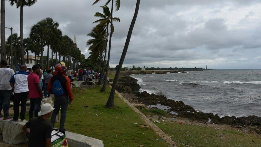 Recuperan cuerpo de una mujer en el mar Caribe próximo a la plaza Juan Barón Recuperan cuerpo de una mujer en el mar Caribe próximo a la plaza Juan Barón