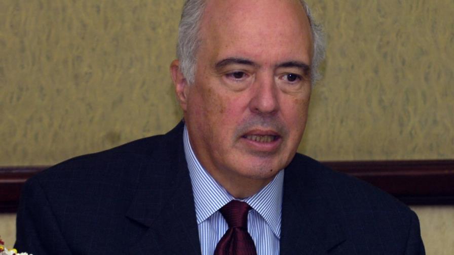 Bernardo Vega dicta conferencia en Columbia University