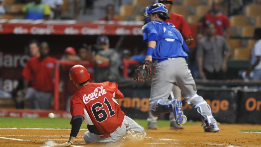  Leones vencen Tigres en juego de exhibición
