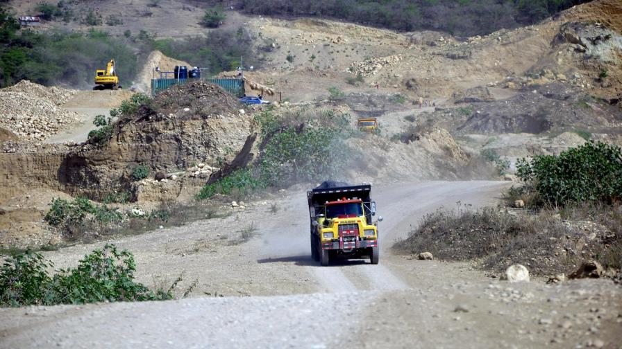 Medio Ambiente paraliza extracción de ámbar y apresa campesinos en la cordillera Septentrional