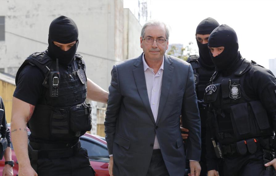Posible delación de Cunha mantiene en vilo a clase política brasileña