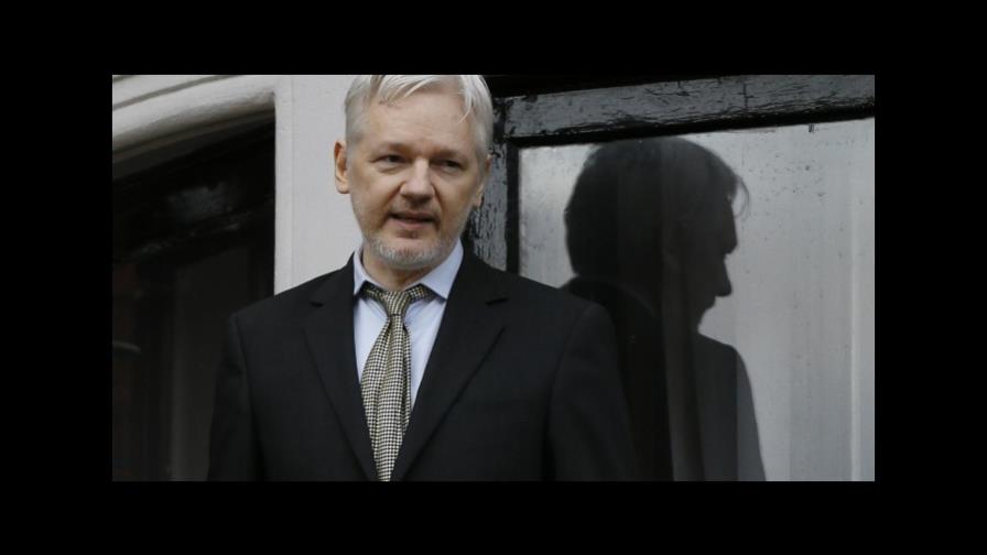 Ecuador bloquea acceso al Internet de Assange debido a preocupaciones sobre elecciones estadounidenses