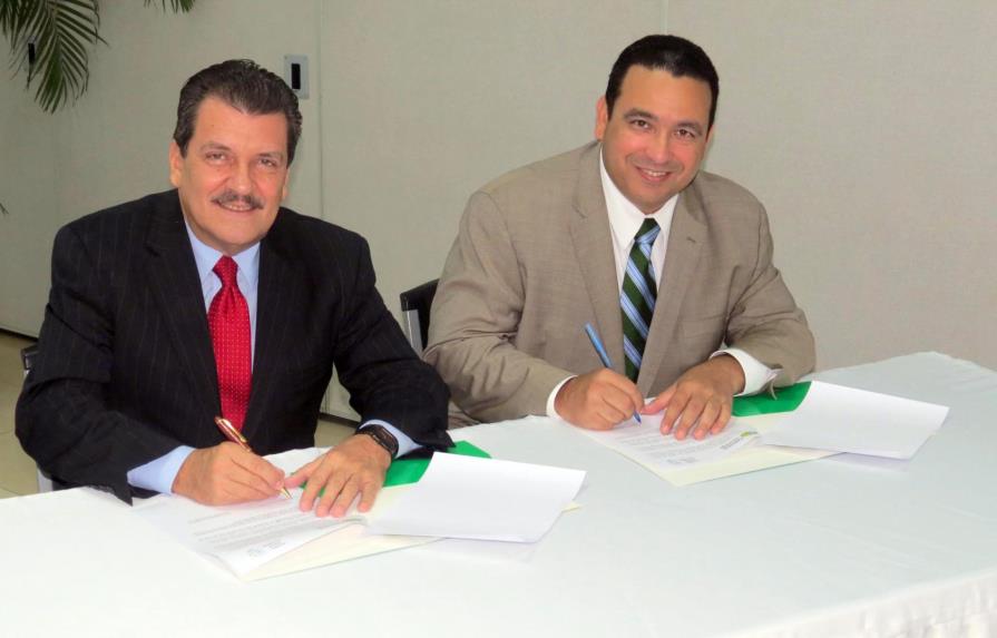 Cámaras de comercio de Santiago firma acuerdo con Cámara de Comercio de Florida