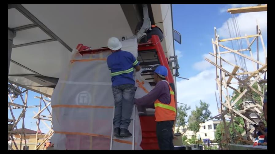 Montan primera cabina del Teleférico de Santo Domingo