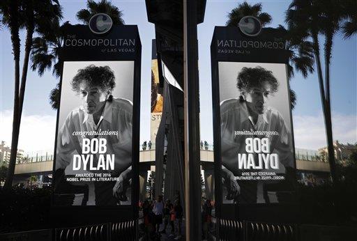 Bob Dylan reconoce el Nobel en su página web y después rectifica 