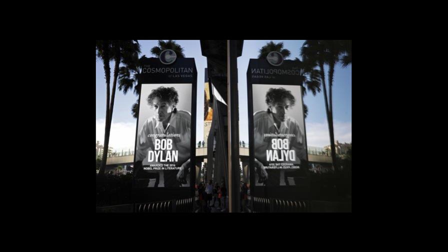 Bob Dylan reconoce el Nobel en su página web y después rectifica 