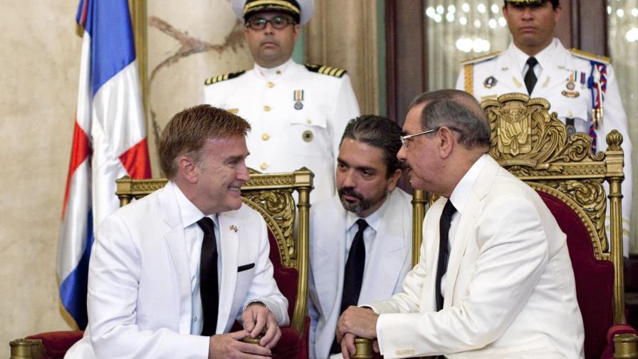 Expertos dicen Brewster y Medina debieron usar las vías diplomáticas