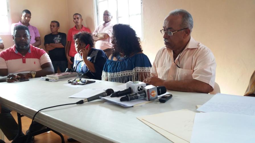 Fenatrano denuncia quieren desaparecer choferes de carros de concho Fenatrano denuncia quieren desaparecer choferes de carros de concho