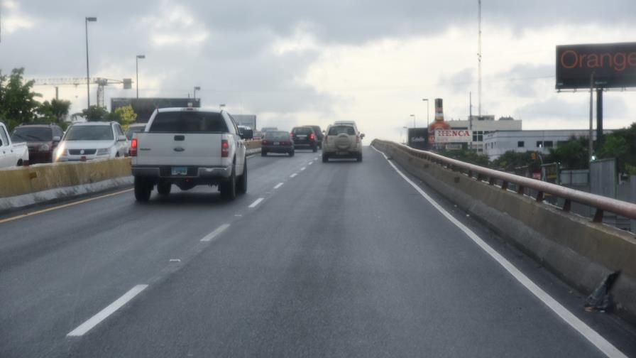 Elevado Kennedy fue asfaltado por Obras Públicas Elevado Kennedy fue asfaltado por Obras Públicas