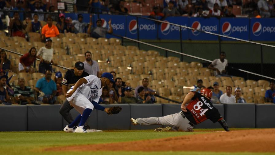 El Licey remonta para debutar con triunfo sobre el Escogido