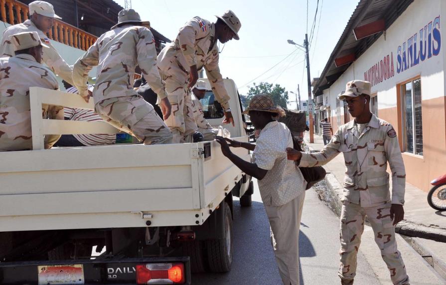 Disponen reforzamiento de la seguridad fronteriza ante la fuga de 172 reos haitianos