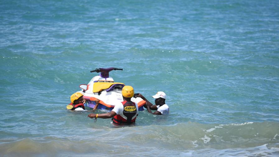 Reanudan este sábado búsqueda de extranjeros que iban en avioneta que cayó en costa norte Reanudan este sábado búsqueda de extranjeros que iban en avioneta que cayó en costa norte