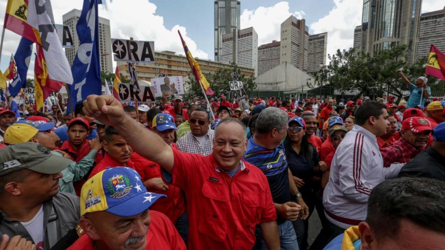 Chavismo denuncia plan violento de oposición tras suspensión de revocatorio