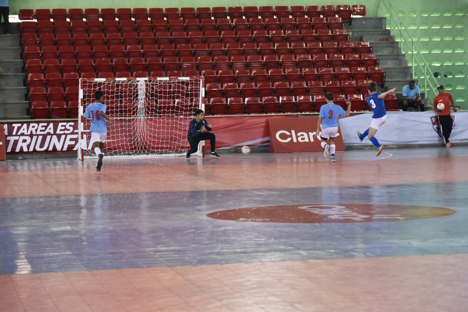 En la imagen acción del partido entre el colegio Lux Mundi y el King’s Christian School