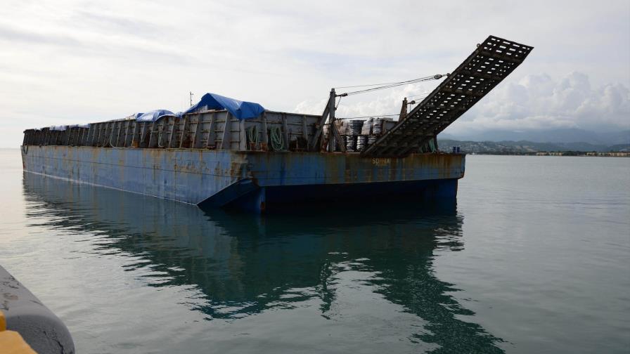 Puerto Rico envía barcaza con ayuda para 500.00 haitianos a causa de Matthew