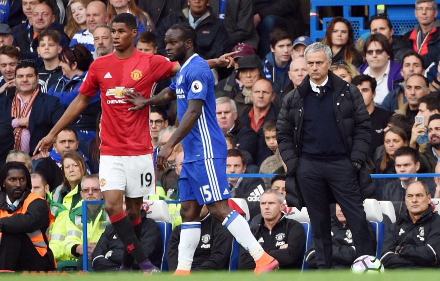 José Mourinho, humillado en su regreso al Chelsea 