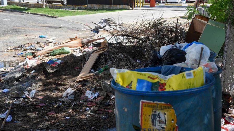 Demandan eliminación de vertedero en residencial