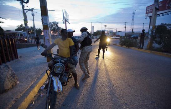 Reos haitianos escaparon con “una cantidad desconocida” de armas de fuego