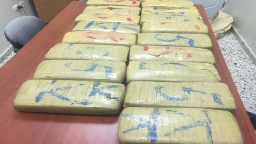 Apresan miembro de la Fuerza Aérea con 85 libras de marihuana en Navarrete Apresan miembro de la Fuerza Aérea con 85 libras de marihuana en Navarrete