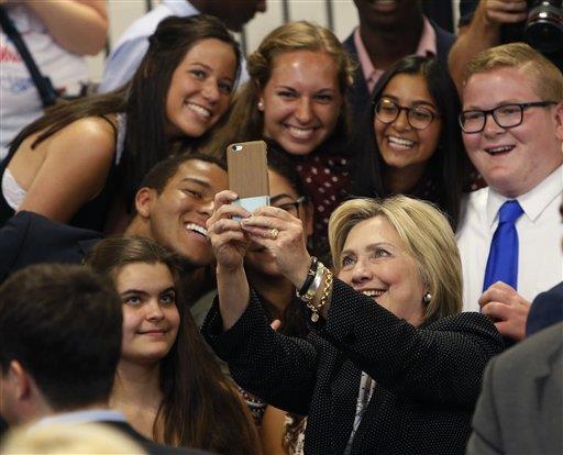 Encuesta: Electorado joven vira hacia Clinton en EE.UU.