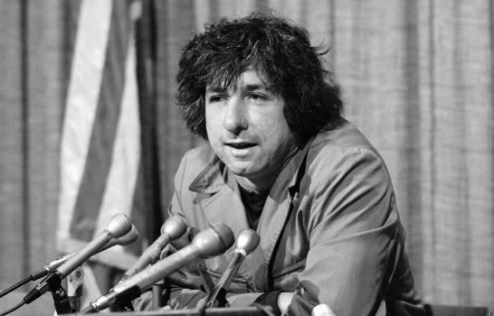 Fallece el activista antibélico Tom Hayden a los 76 años 