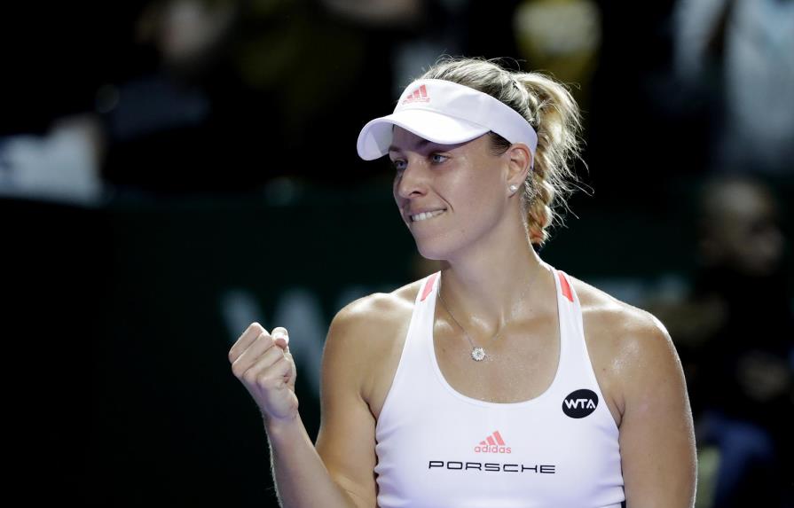 Kerber vence a Halep y sigue invicta en Copa WTA 