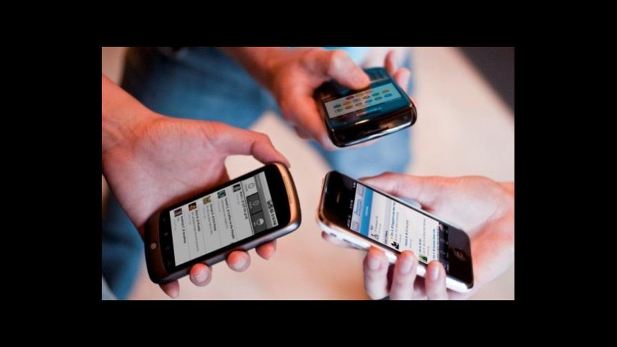 Apresan a un hombre y una mujer por robo de 82 celulares en La Romana