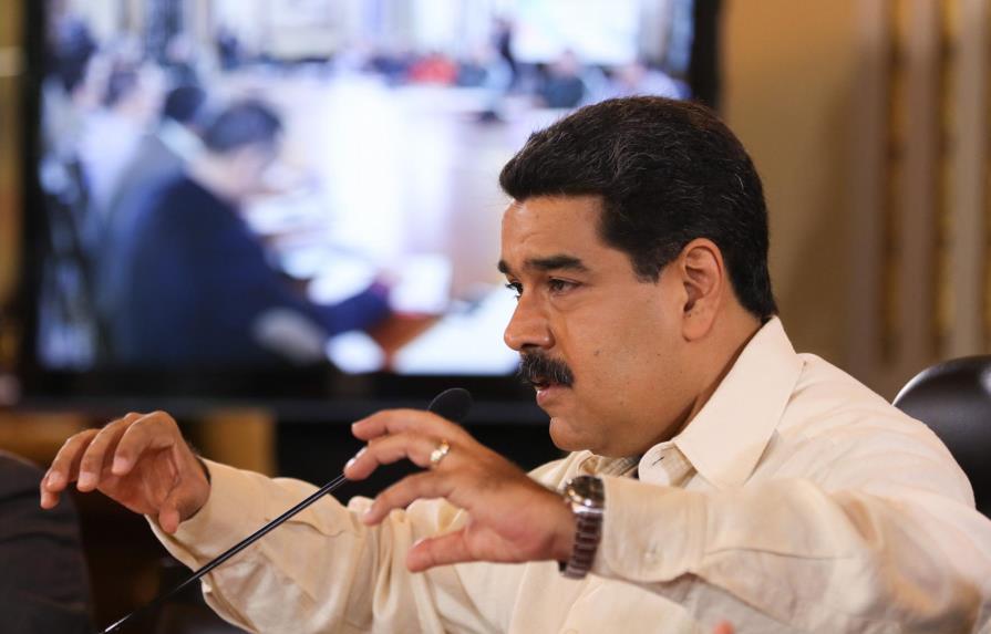 Parlamento venezolano abre debate para determinar situación de Maduro