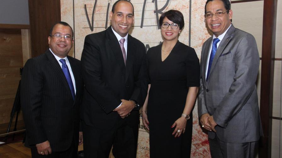 Señales TV y Editorial Ianna presentaron  el libro “Vivir Bien” del Pastor Raffy Paz