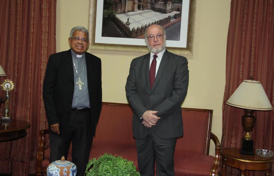 Ministro de Cultura realiza visita de cortesía al Arzobispo Metropolitano de Santo Domingo