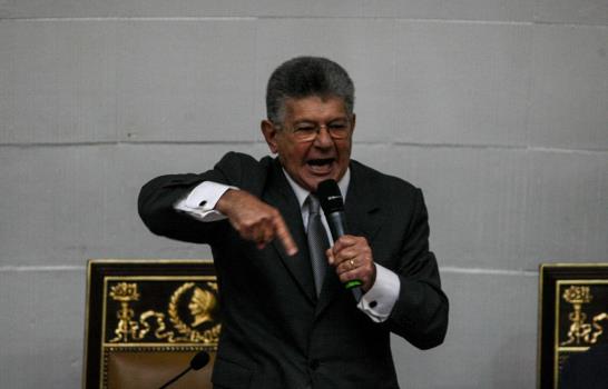 Chavismo y oposición se acusan de ser golpistas con un diálogo incierto