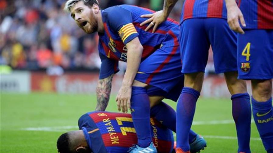 Valencia recibe multa por agresión a jugadores del Barsa 