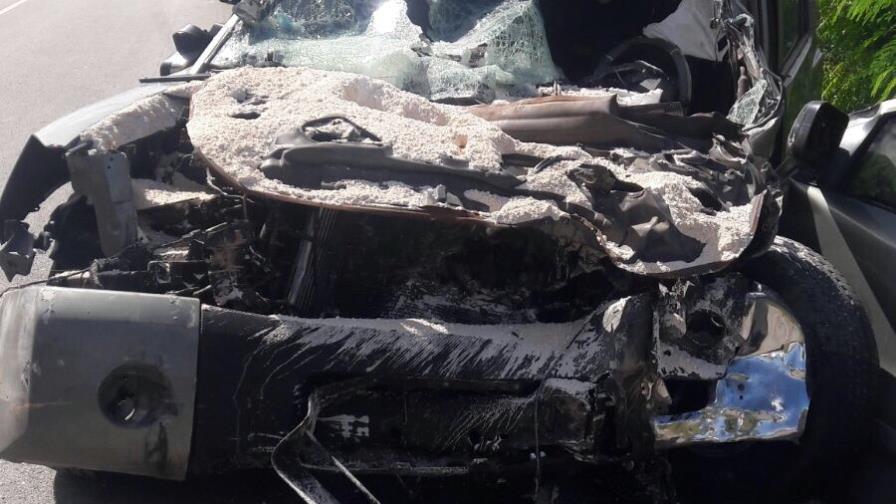 Un muerto y un herido en choque entre yipeta y camión en La Romana