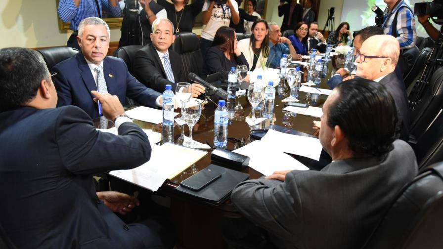 Bichara: “Sustitución préstamo plantas a carbón quita presión” 