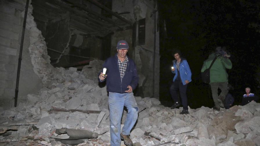 Dos sismos sacuden Italia; algunos edificios colapsan 