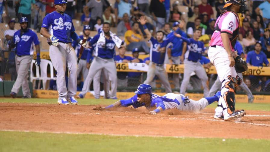 Los Tigres vencen con sufrimiento a las Águilas y empatan en cuarto Los Tigres vencen con sufrimiento a las Águilas y empatan en cuarto