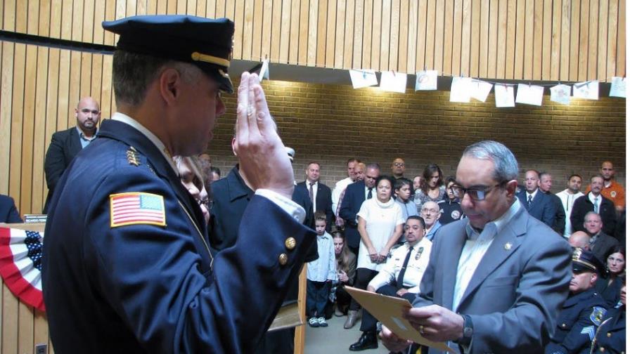 Dominicano jura como primer jefe de la Policía en Passaic, Nueva Jersey Dominicano jura como primer jefe de la Policía en Passaic, Nueva Jersey
