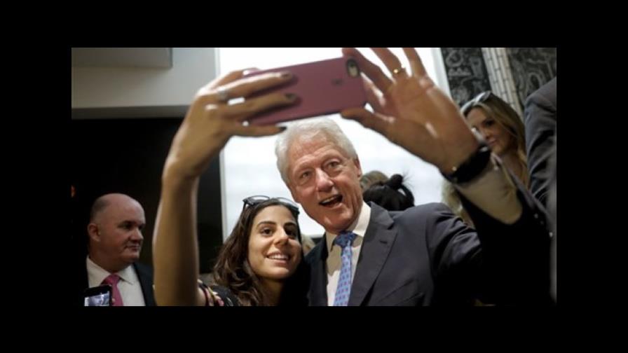 Revelan posible lazo entre lucro de Bill Clinton y donaciones a su fundación Revelan posible lazo entre lucro de Bill Clinton y donaciones a su fundación