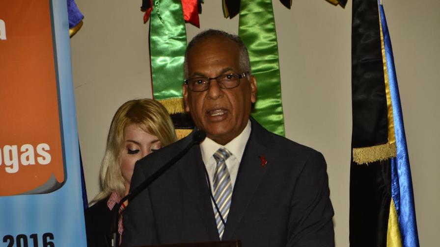 Víctor Terrero dice que la brecha de género afecta la salud de la mujer