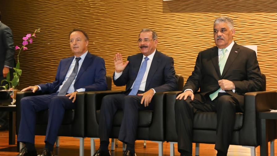 Danilo Medina viaja hoy a la Cumbre Iberoamericana en Colombia