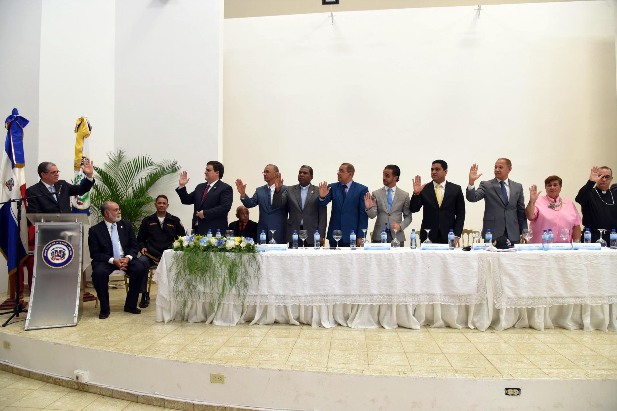 Juramentan integrantes de la Mesa de Seguridad Ciudadana en La Vega.