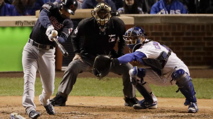En duelo de pitcheo, los Indios ponen la serie Mundial 2-1