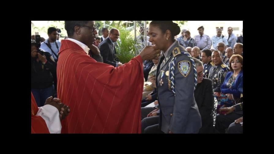 Lucha por mejoría salarial de los policías encuentra respaldo en nuncio 