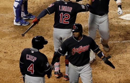 Los indios ganan 7-2 a los Cubs y ponen la serie “a punto de mate”