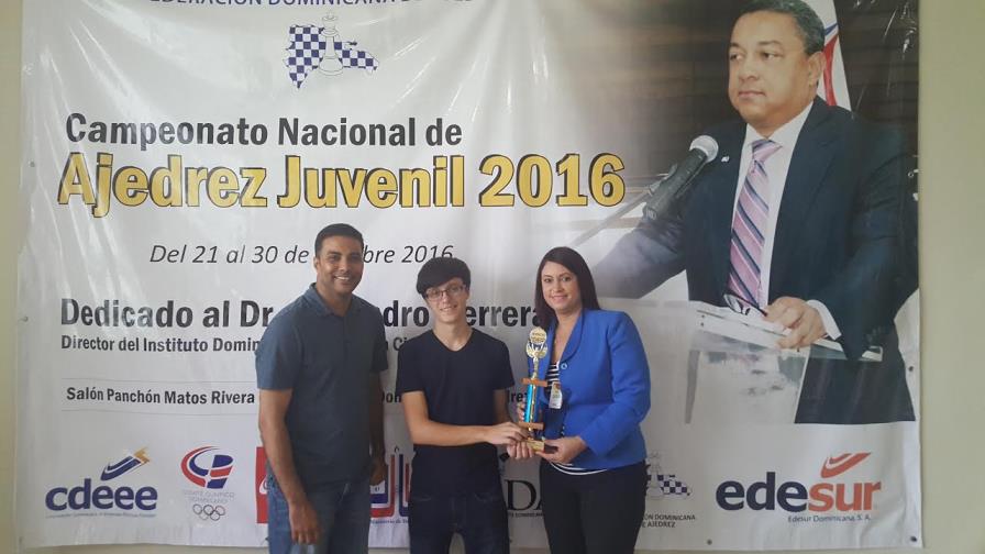 Alejandro Nieto logra por tercer año seguido torneo nacional juvenil de ajedrez
