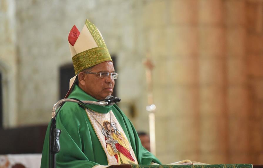 Arzobispo Ozoria critica jolgorios durante velatorios y entierros
