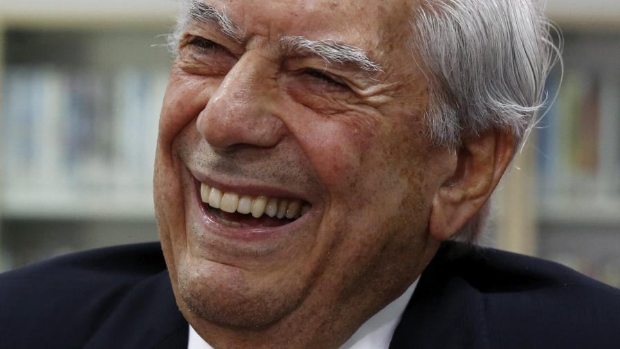 Mario Vargas Llosa revela cómo es su vida amorosa a los 80 años