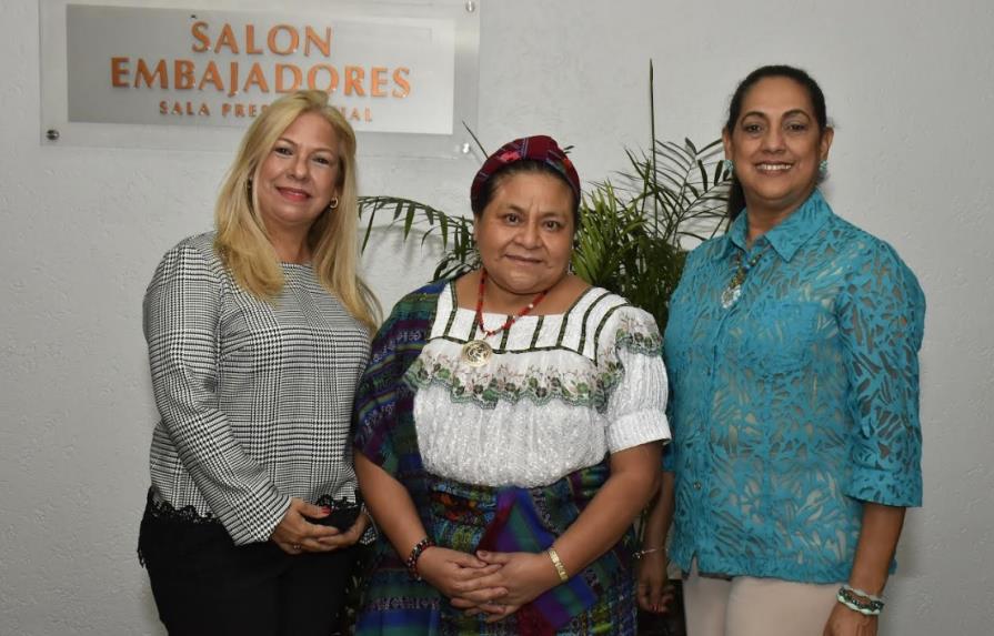 Rigoberta Menchú llega a República Dominica para participar en “Mujeres de éxito”